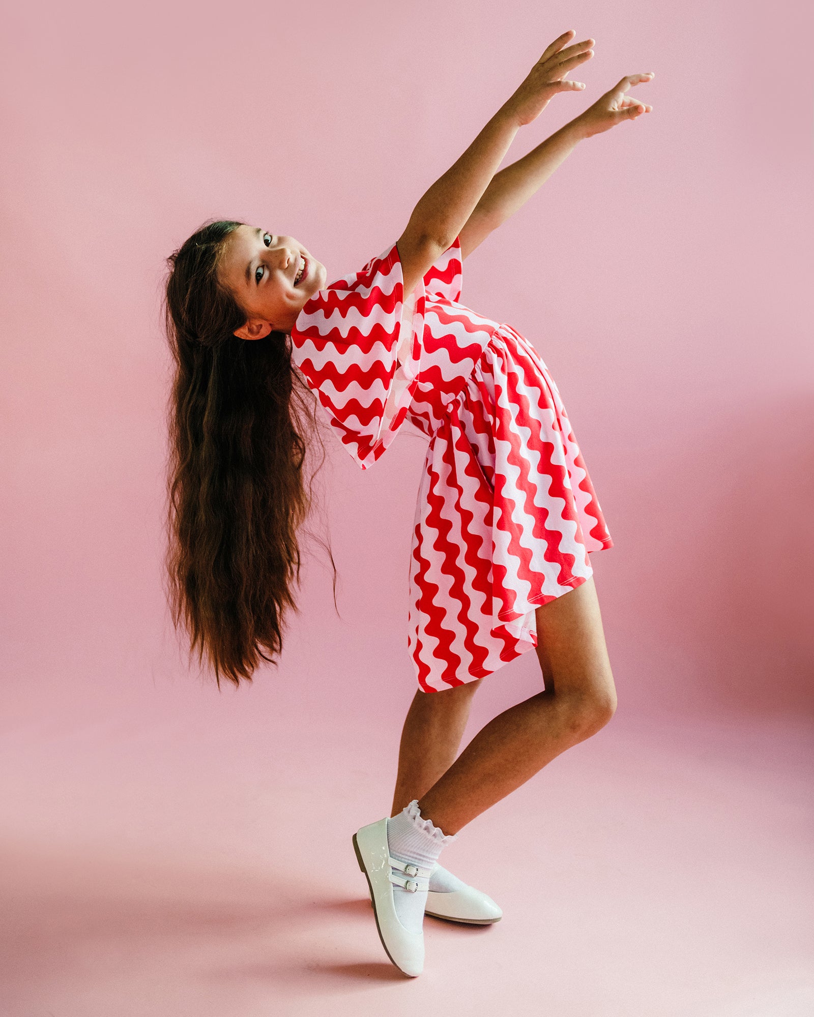 WAVY SHORT SLEEVE HOLIDAY DRESS