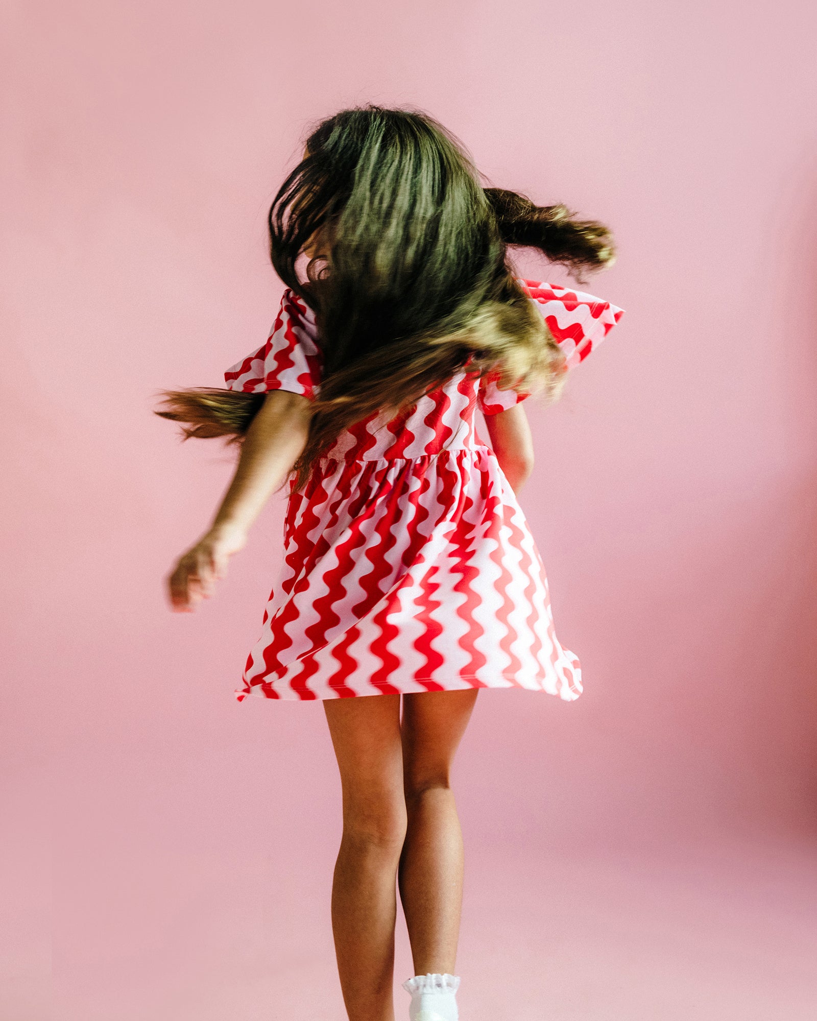 WAVY SHORT SLEEVE HOLIDAY DRESS