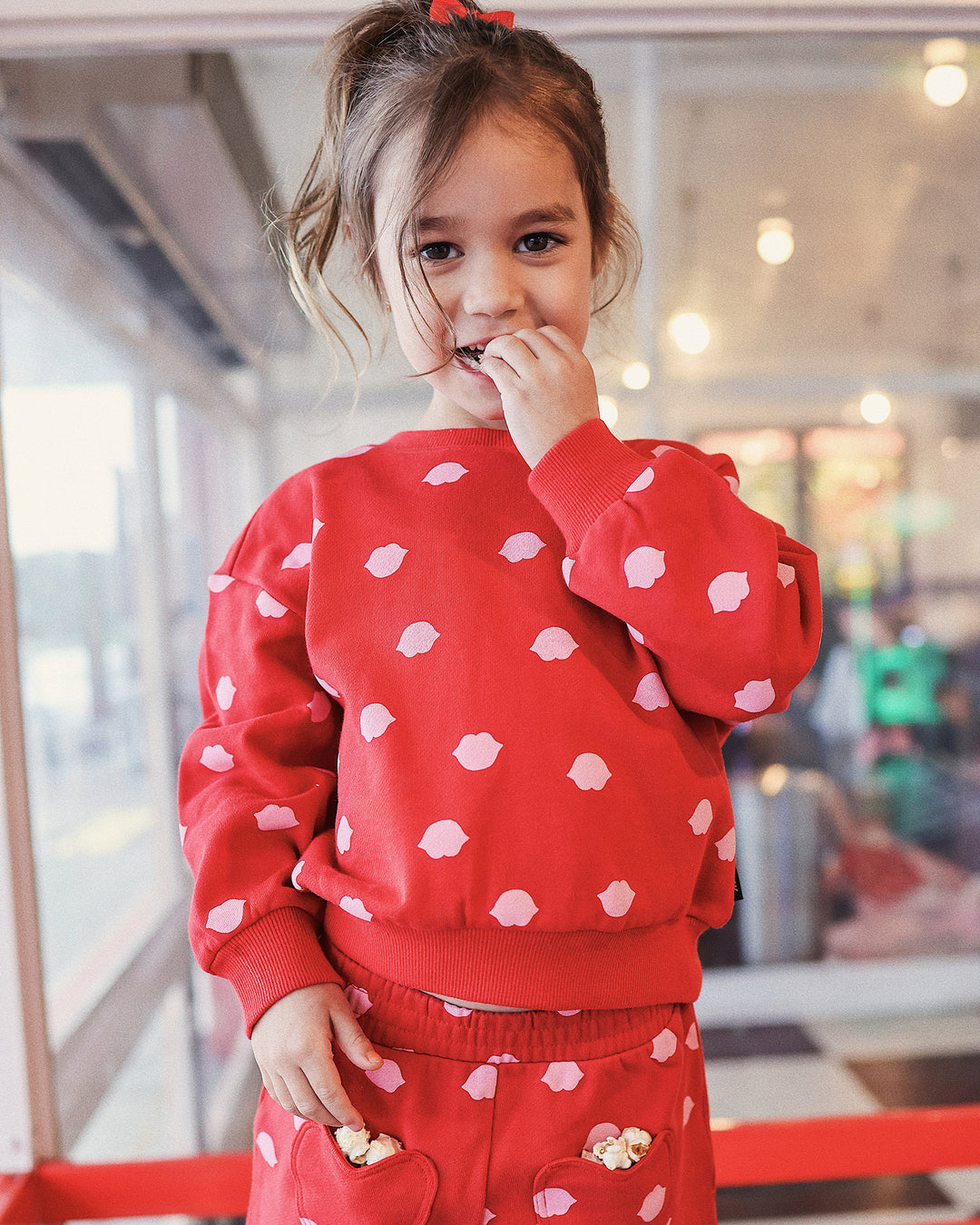 CHELSEA SET IN RED
