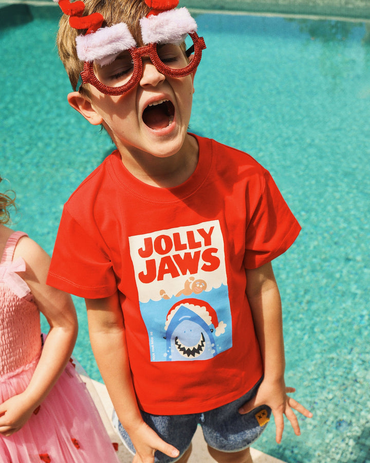 RILEY TEE IN HOLIDAY RED