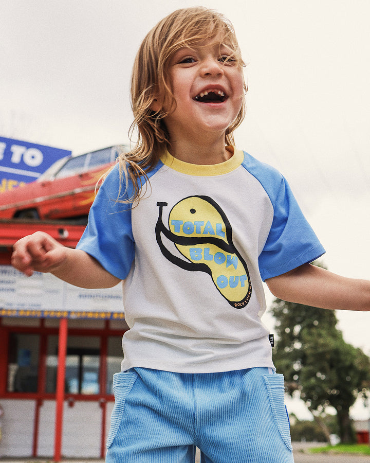LEO RAGLAN TEE IN COASTAL BLUE