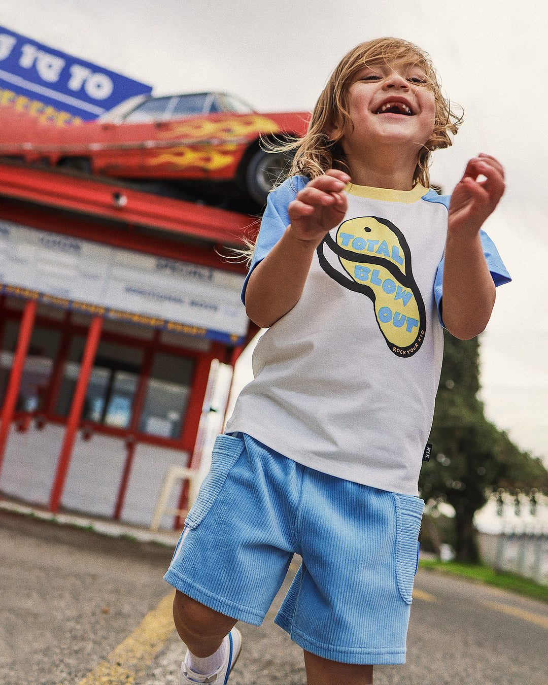 LEO RAGLAN TEE IN COASTAL BLUE