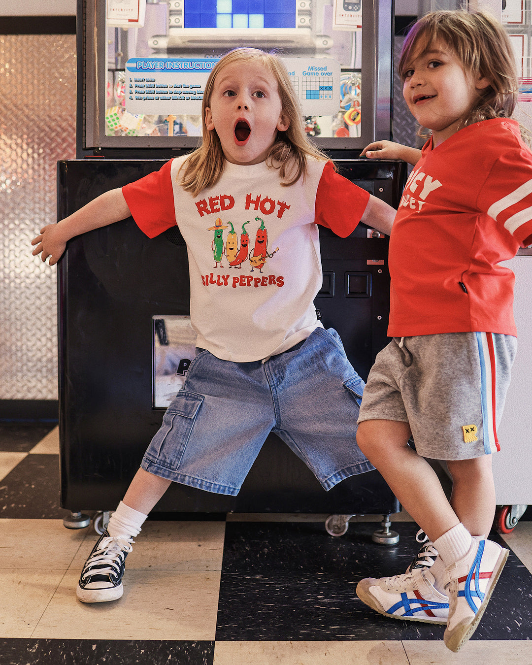 MILO TEE IN FIERY RED