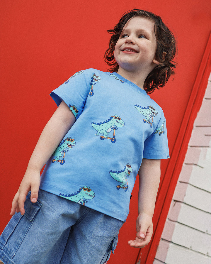 BETTS TEE IN HARBOR BLUE