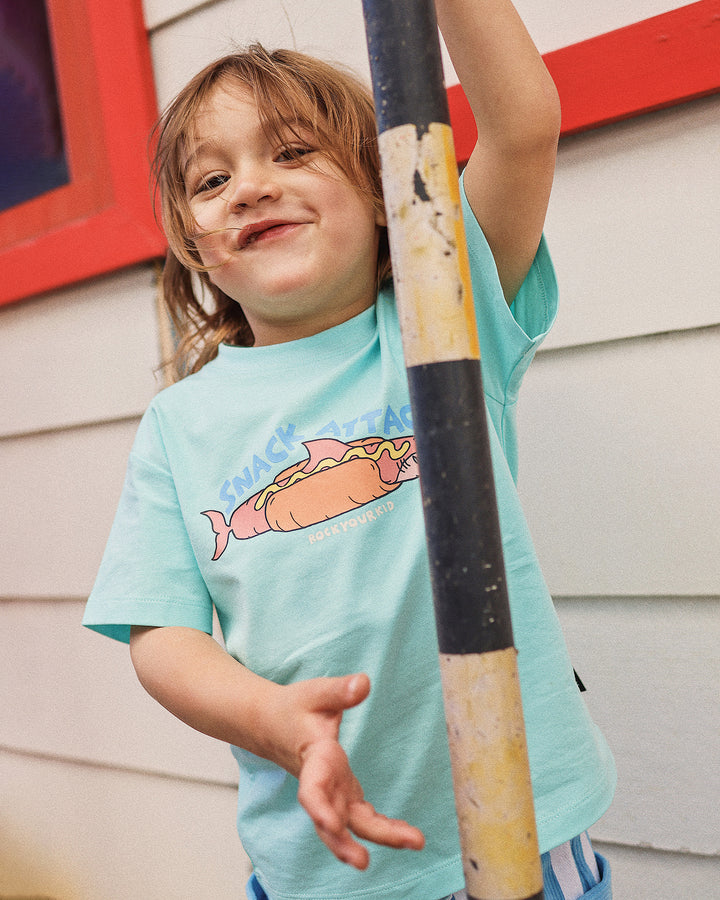 RILEY TEE IN SOFT AQUA