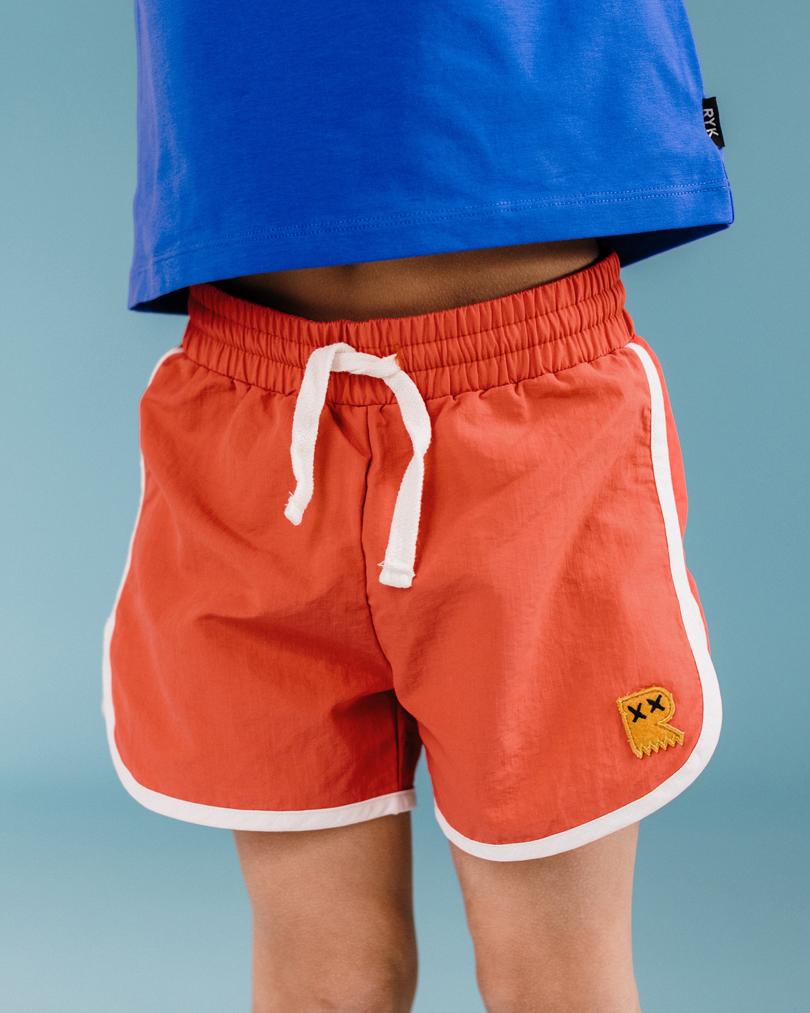RETRO JOGGER SHORTS IN RED