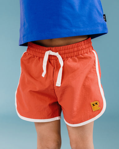 RETRO JOGGER SHORTS IN RED
