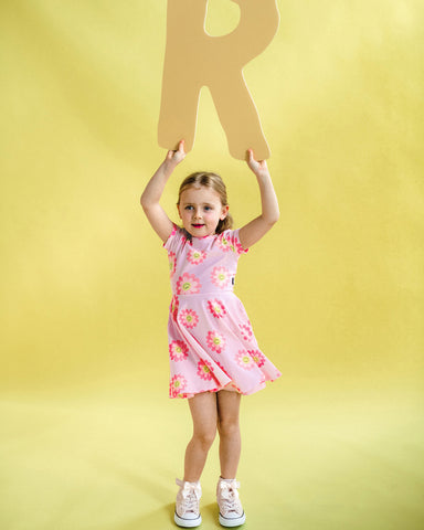 DAISY SMILE SHORT SLEEVE WAISTED DRESS