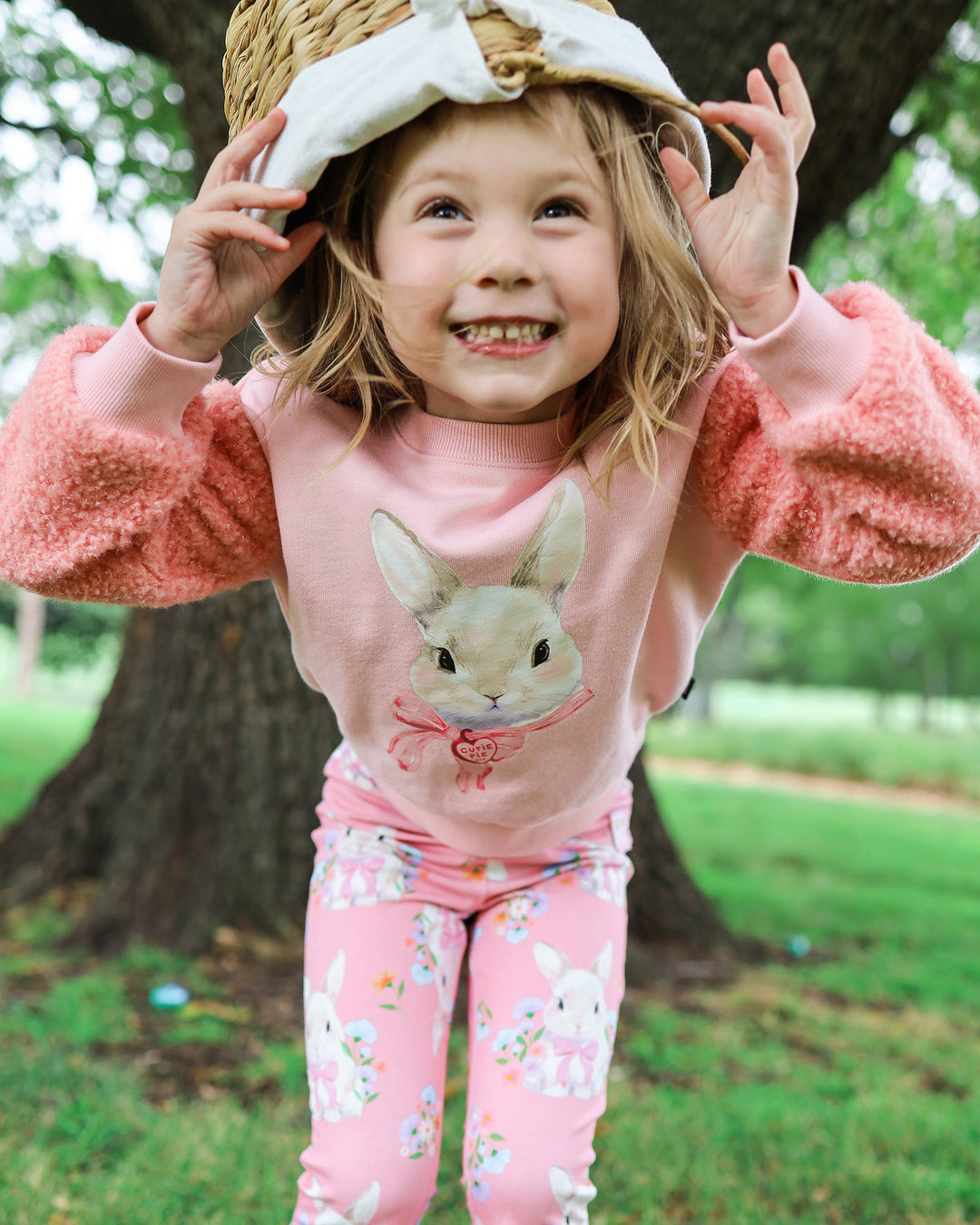 HUNNY BUNNY FUZZY SWEATSHIRT