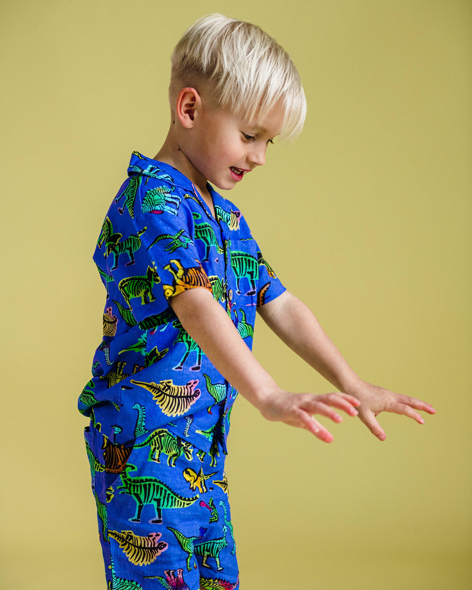 DINO POP SHORT SLEEVE SHIRT IN BLUE