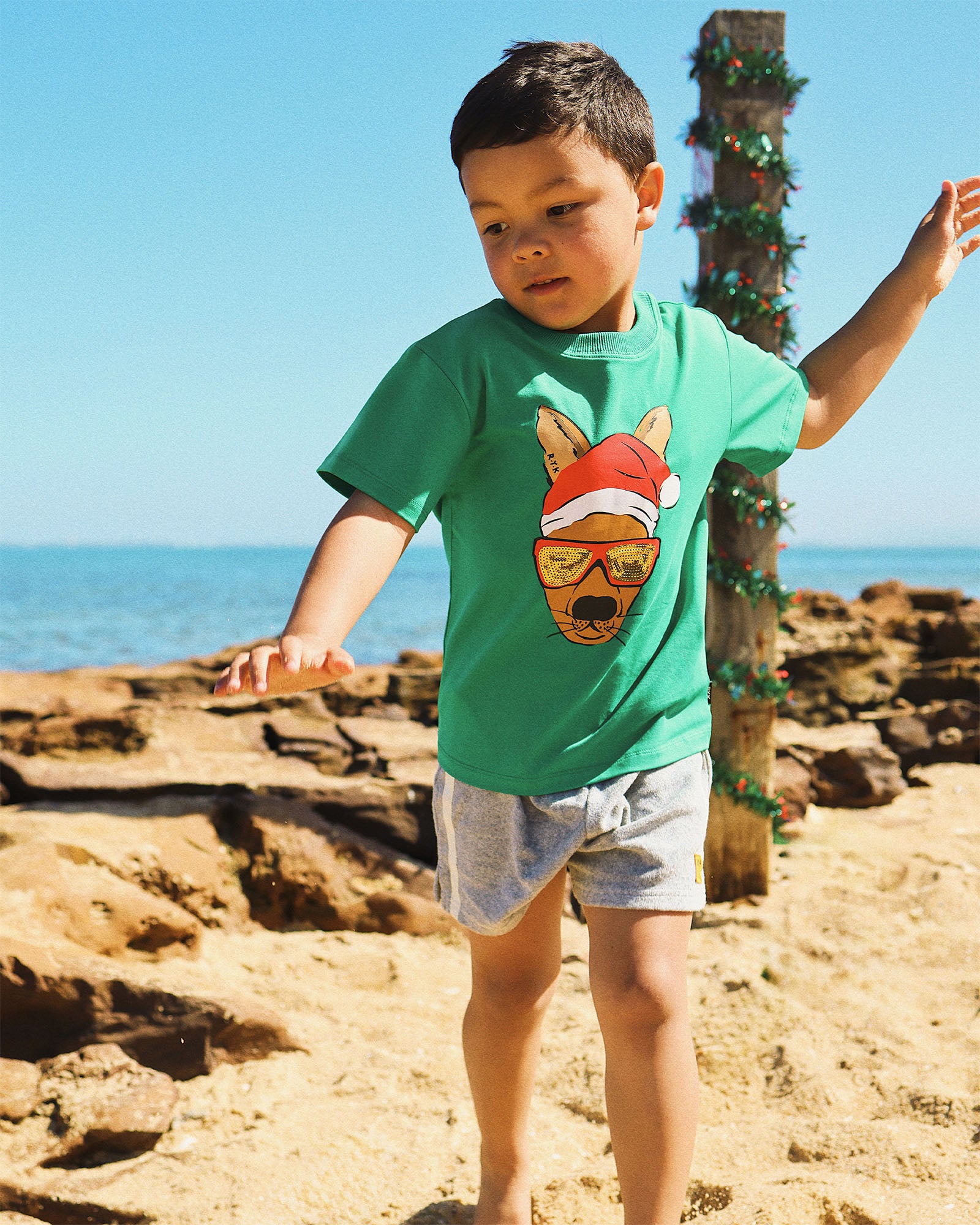 HOPPY HOLIDAYS SHORT SLEEVE T-SHIRT