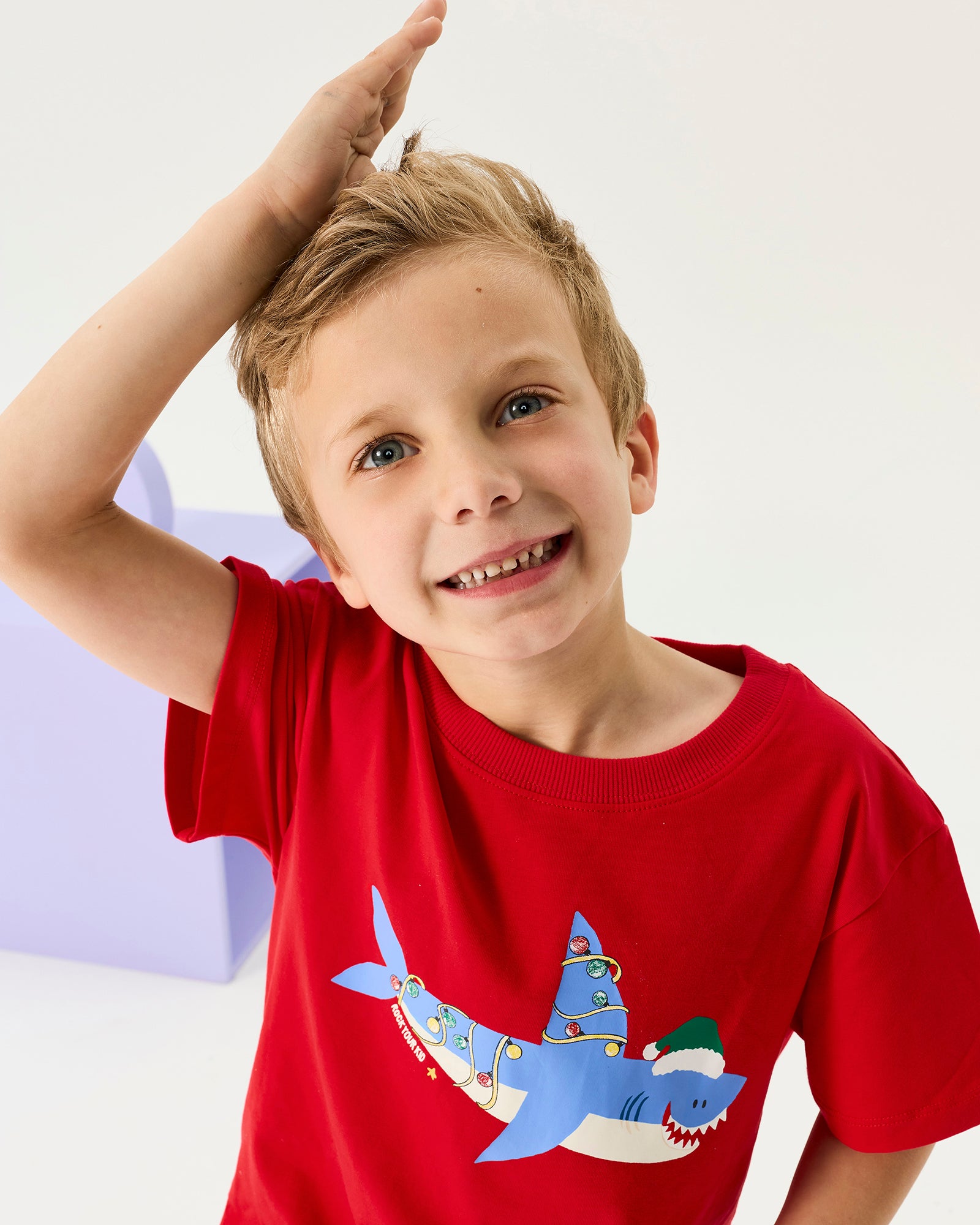 A GREAT WHITE CHRISTMAS SHORT SLEEVE T-SHIRT